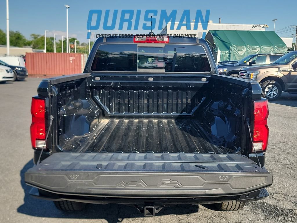 Used 2025 Chevrolet Colorado Z71 AWD/4WD image 16