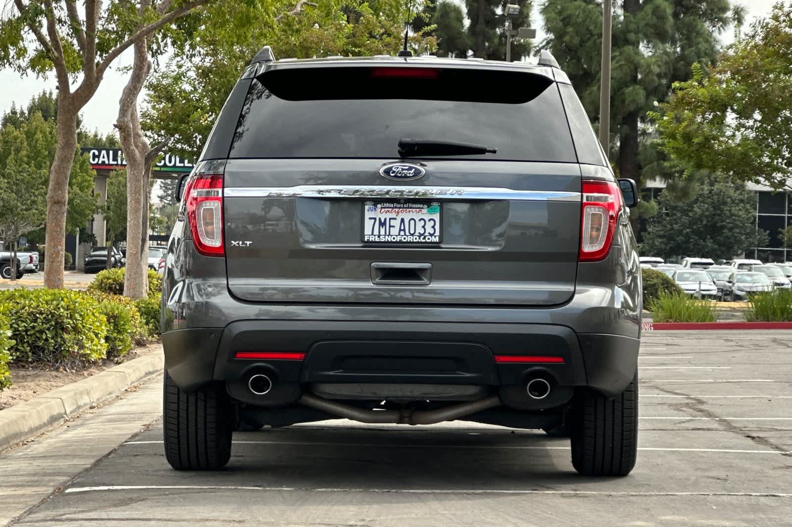 Used 2015 Ford Explorer XLT w/ Equipment Group 202B FWD image 7