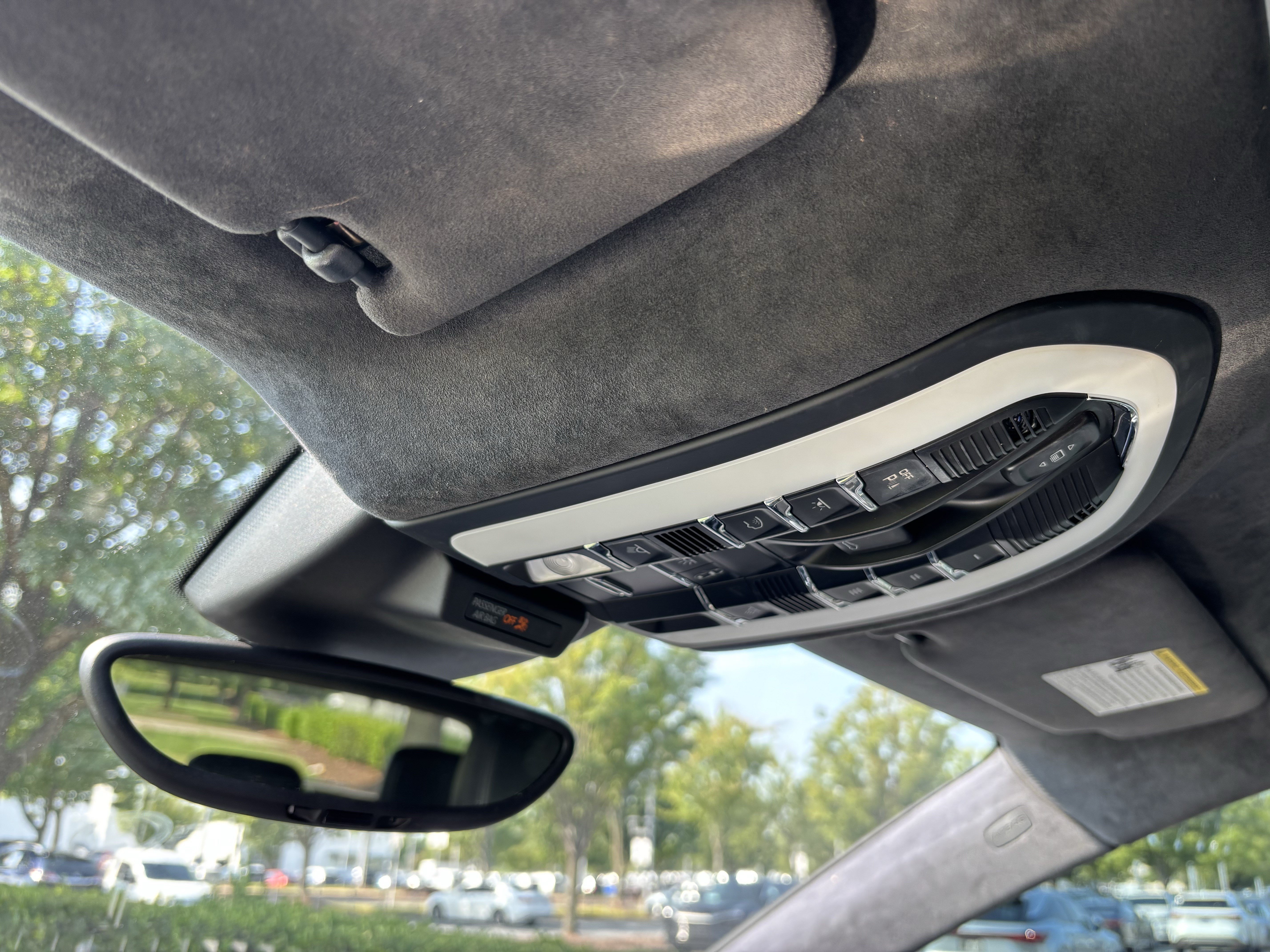 Used 2018 Porsche Macan Turbo AWD/4WD image 28