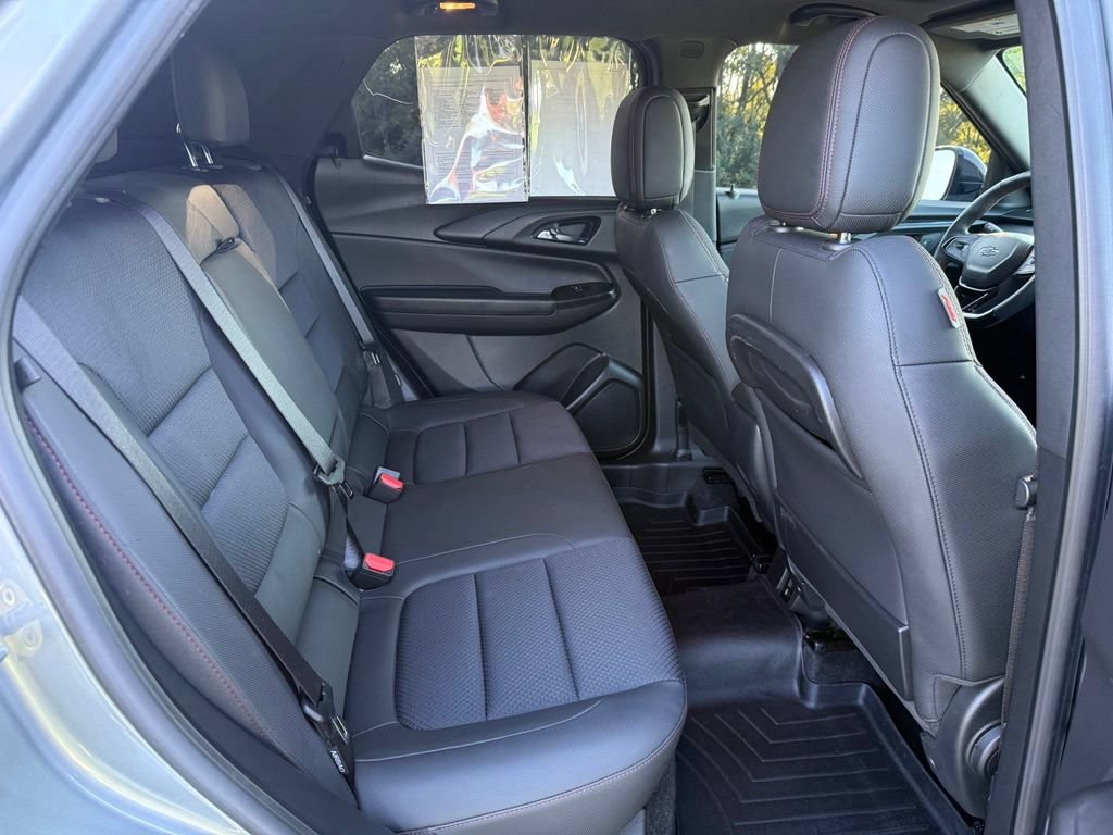 Used 2023 Chevrolet TrailBlazer RS w/ Sun and Liftgate Package AWD/4WD image 18