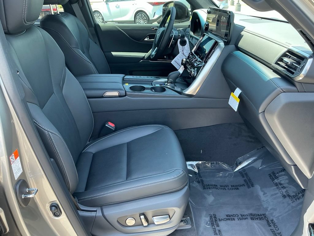 New 2026 Lexus LX 700h Luxury AWD/4WD image 22