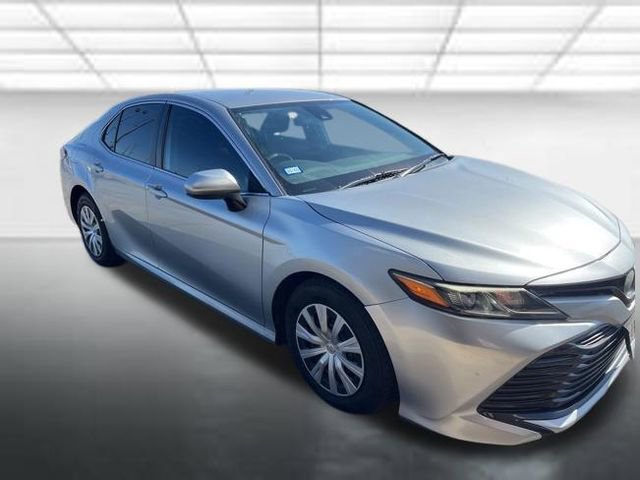 Used 2020 Toyota Camry L image 1
