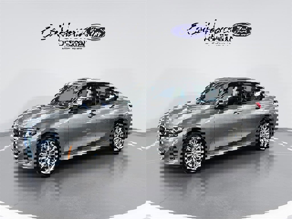 Used 2023 BMW 330i Sedan image 4