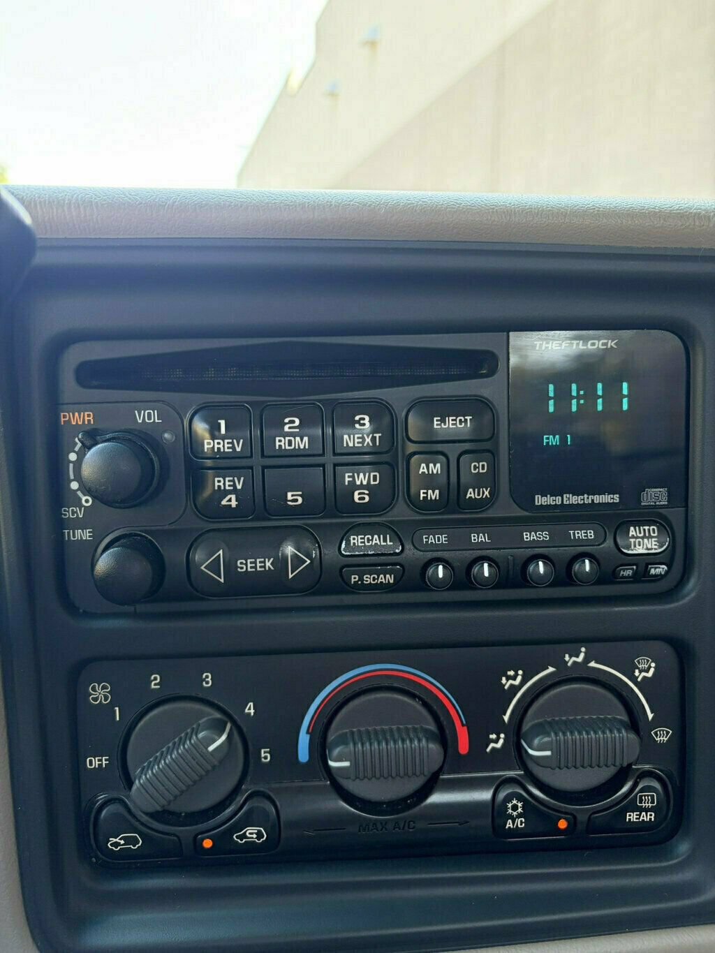 Used 2001 Chevrolet Silverado 1500 LS w/ Firm Ride Suspension Pkg RWD image 19