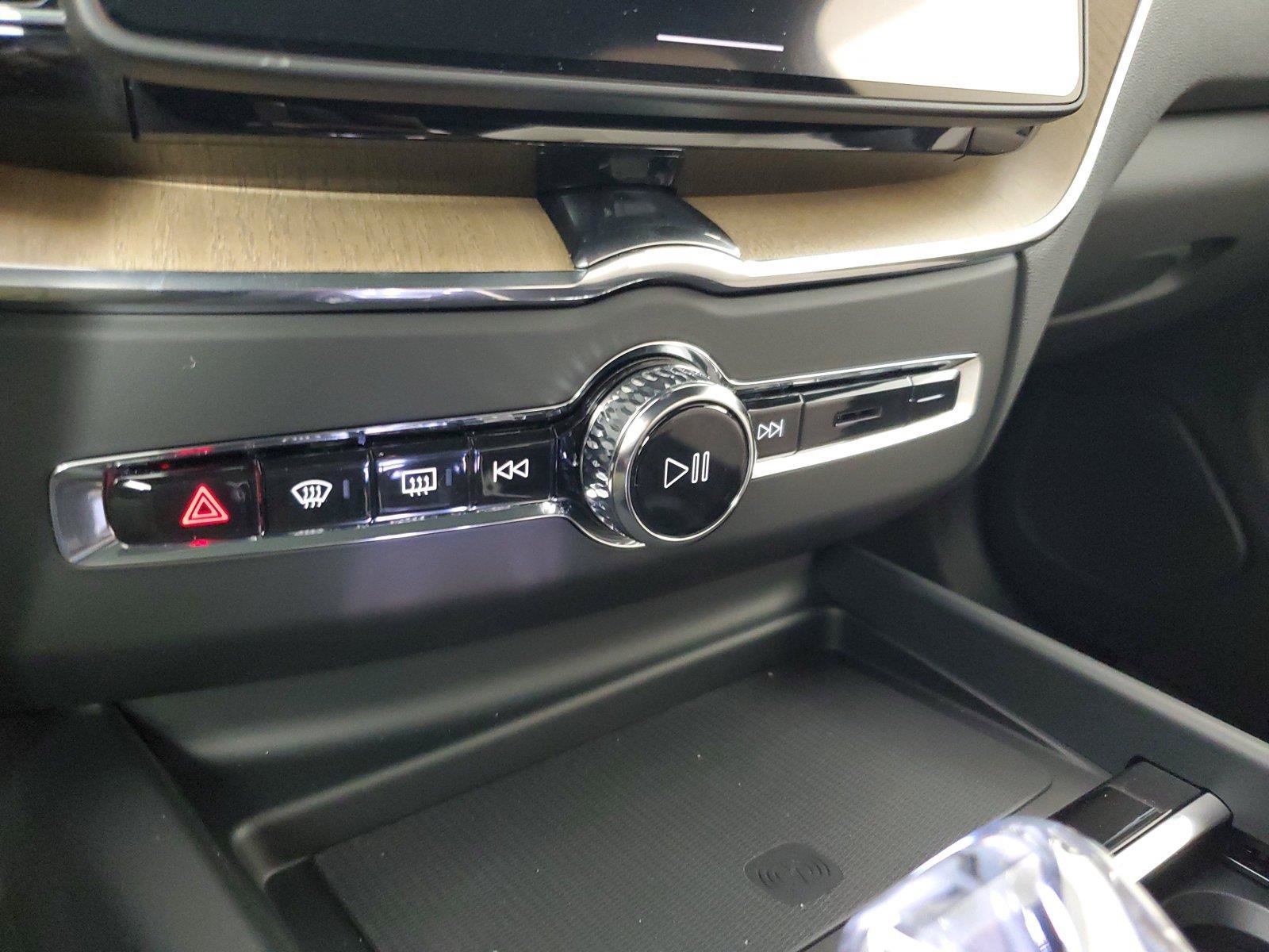New 2026 Volvo XC60 B5 Plus w/ Climate Package AWD/4WD image 30