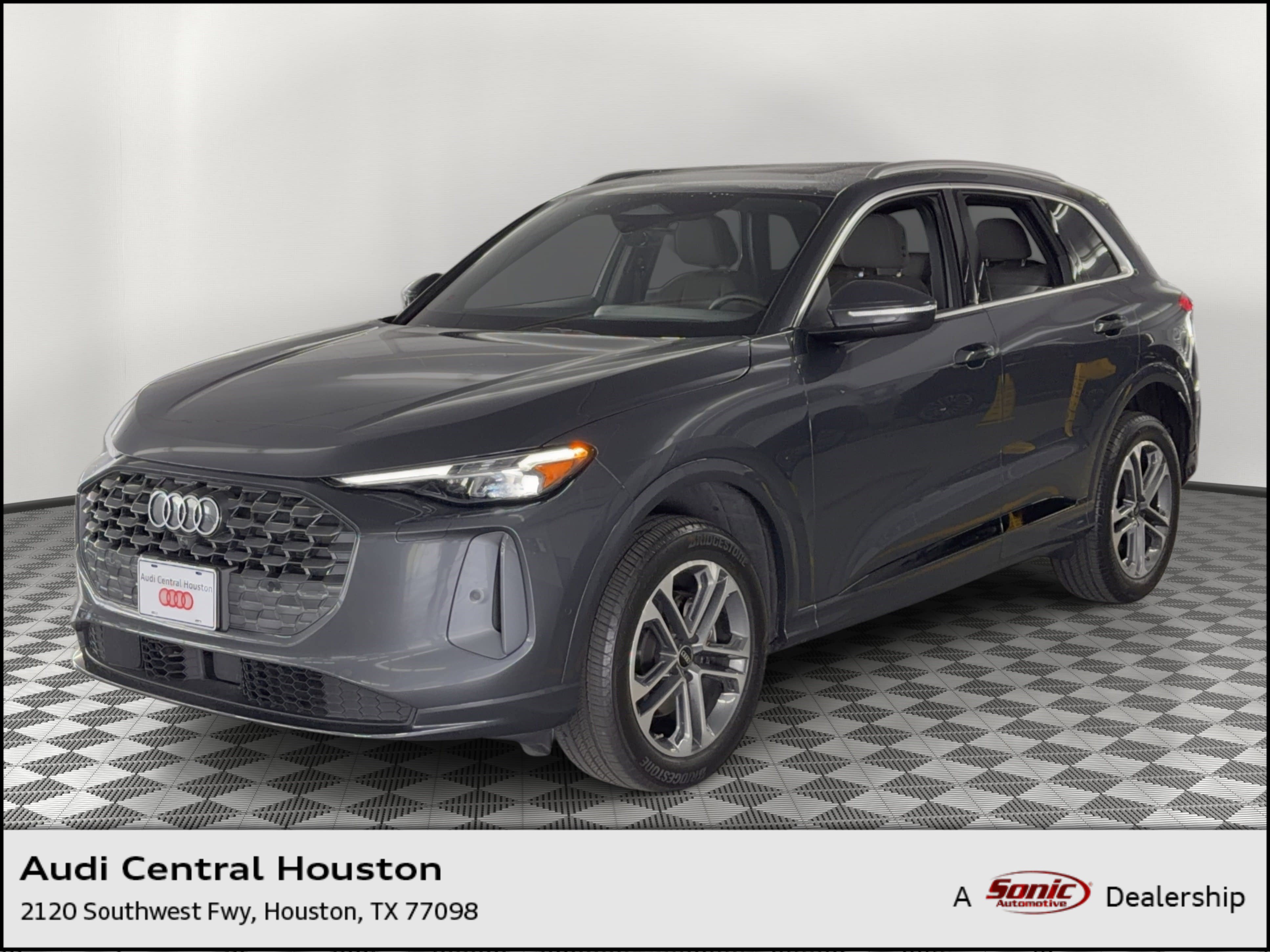 Certified 2025 Audi Q5 Premium Plus w/ Premium Plus image 1