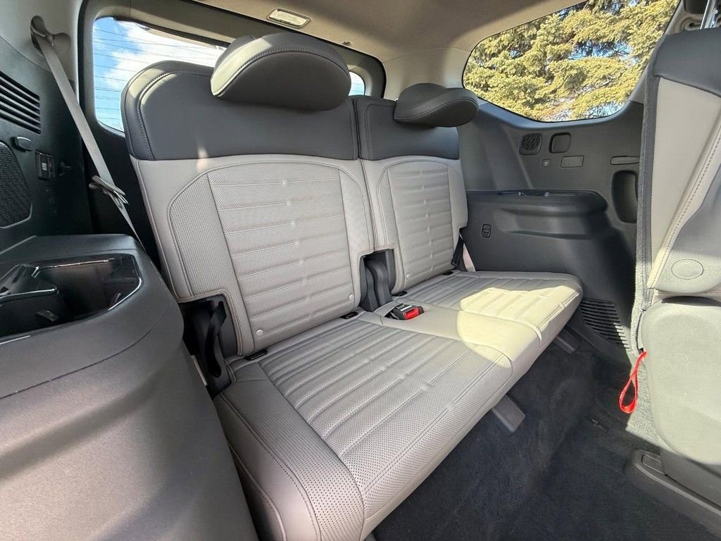 Used 2024 Kia EV9 Land image 13