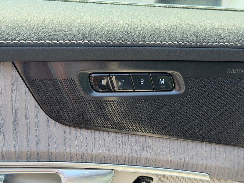 Certified 2026 Volvo XC90 B6 Ultra AWD/4WD image 18