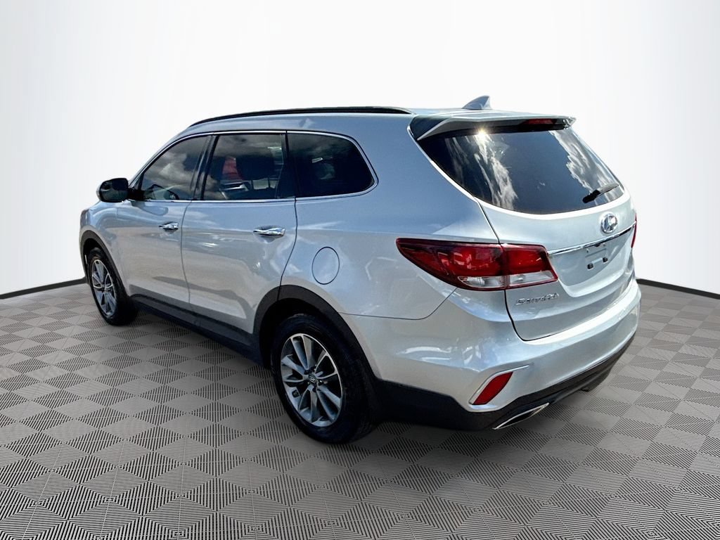 Used 2018 Hyundai Santa Fe SE w/ Cargo Package FWD image 6
