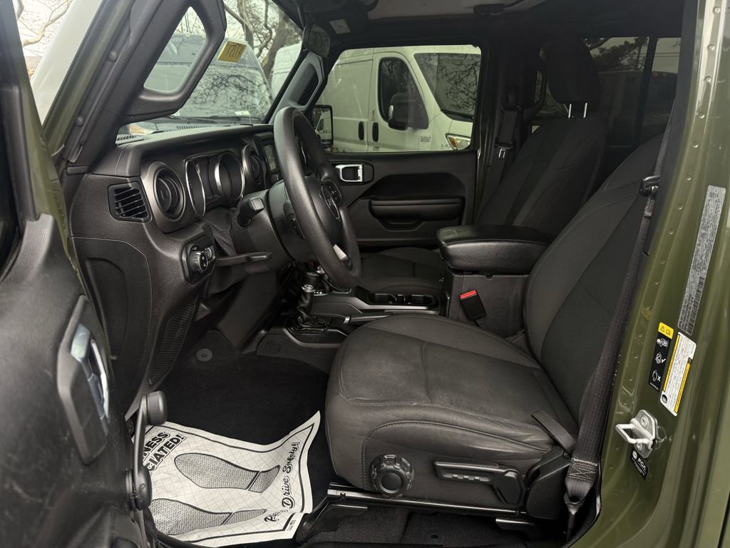 Used 2021 Jeep Gladiator Sport image 13