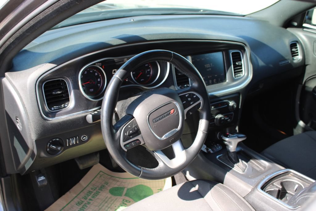 Used 2016 Dodge Charger SXT RWD image 28