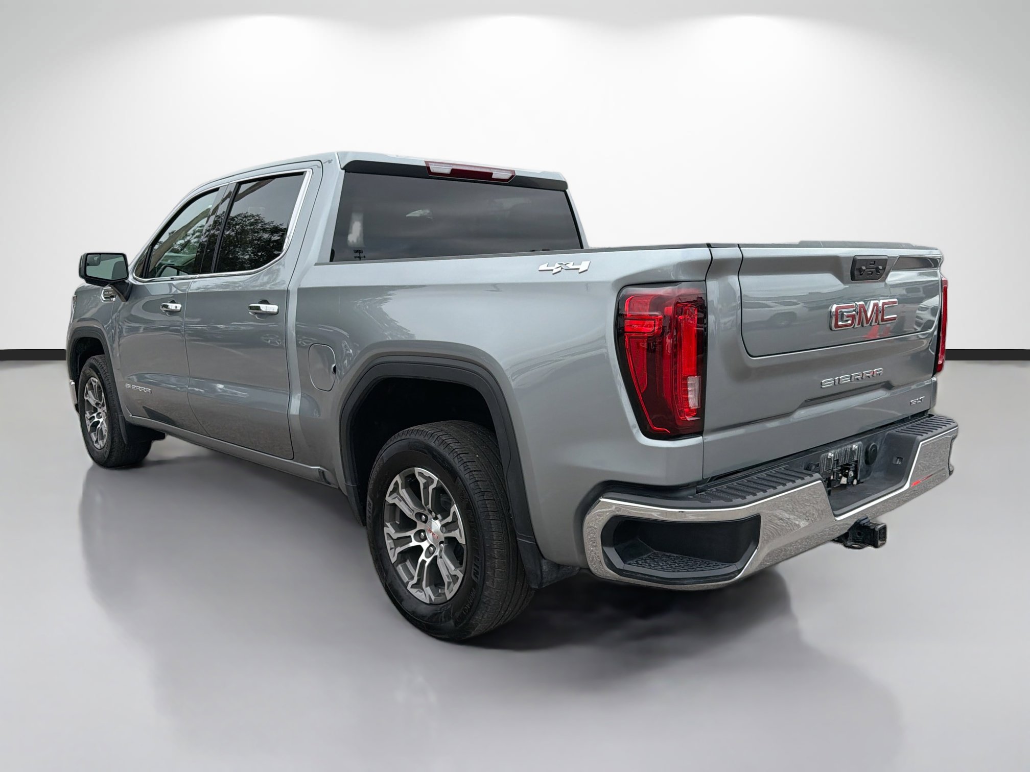 Used 2025 GMC Sierra 1500 SLT image 5