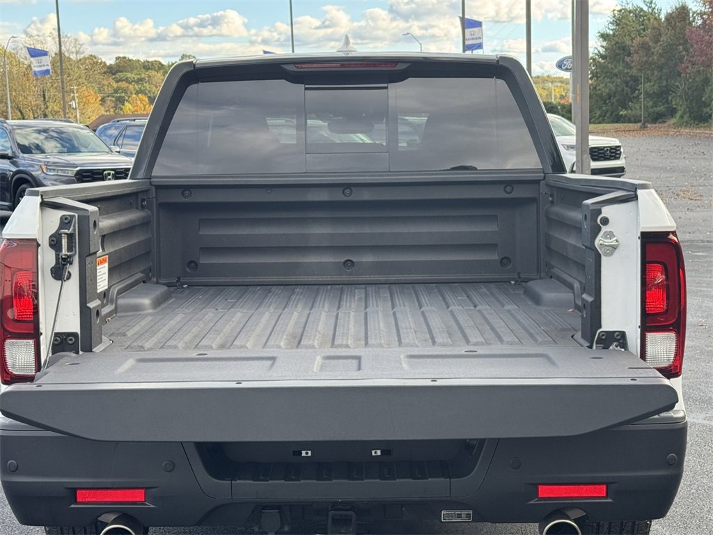 Used 2024 Honda Ridgeline Black Edition image 10