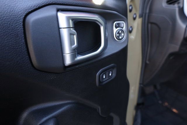 Used 2025 Jeep Wrangler Sport image 13