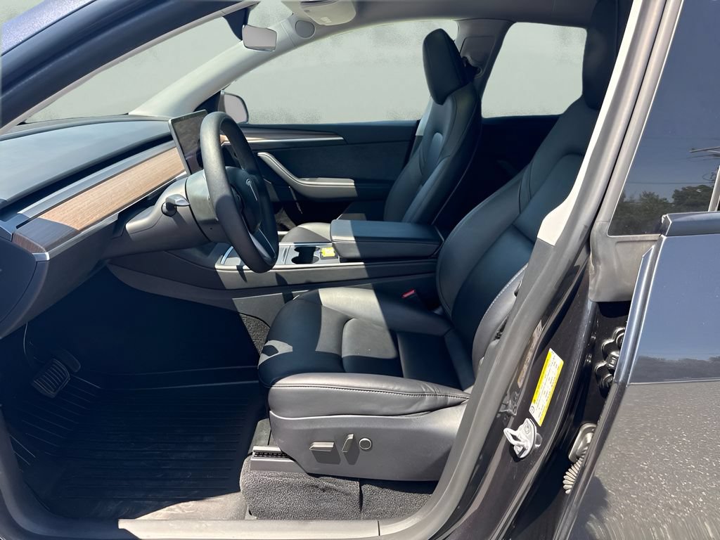 Used 2024 Tesla Model Y Long Range RWD image 5