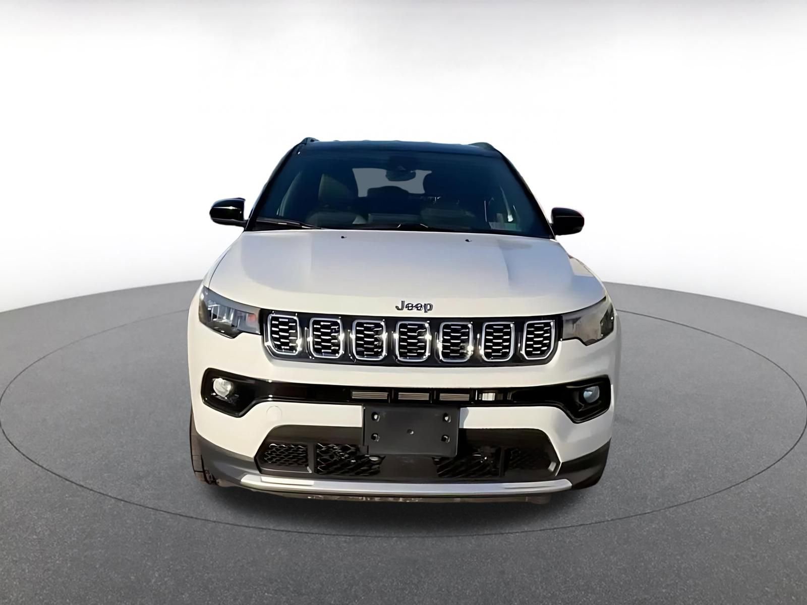 Used 2025 Jeep Compass Limited image 5