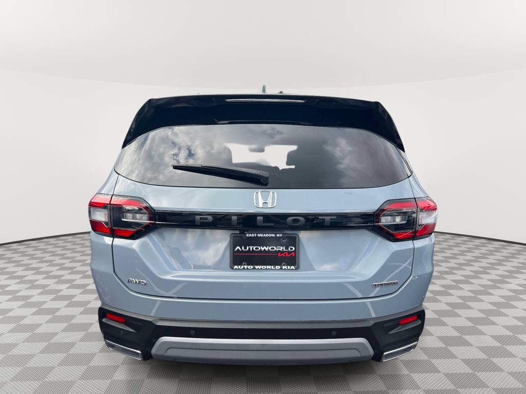 Used 2023 Honda Pilot Touring image 5