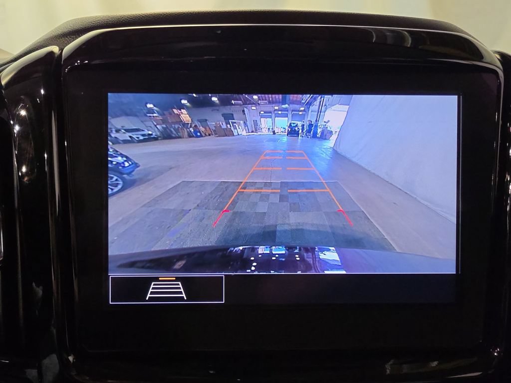 Used 2021 Chevrolet Traverse LT FWD image 22