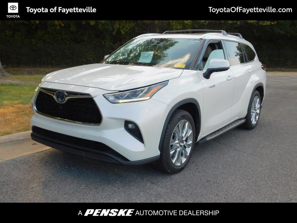 Used 2021 Toyota Highlander Limited FWD image 1