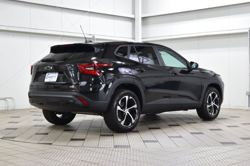 New 2026 Chevrolet Trax RS w/ Sunroof Package FWD image 8