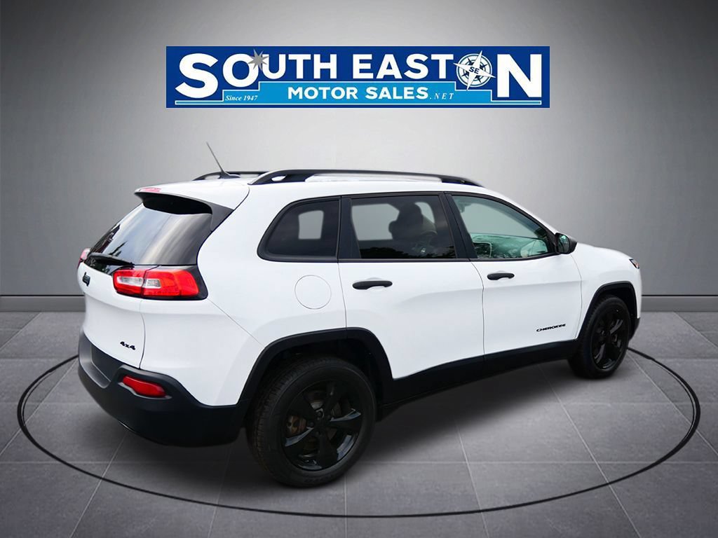Used 2017 Jeep Cherokee Sport AWD/4WD image 7