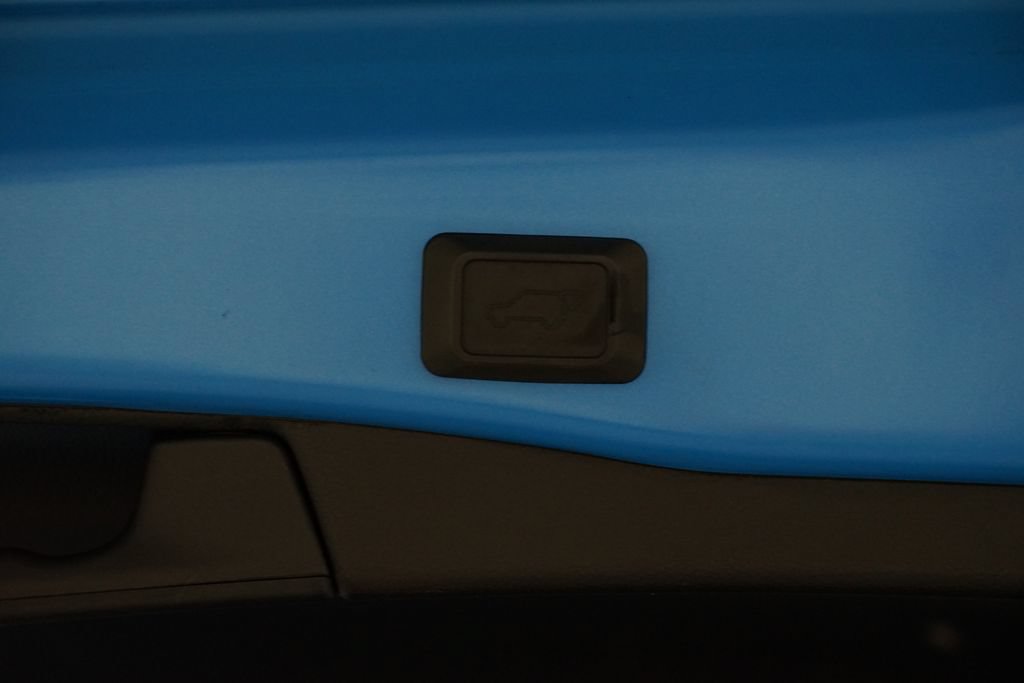 Used 2021 Toyota RAV4 XLE Premium FWD image 34