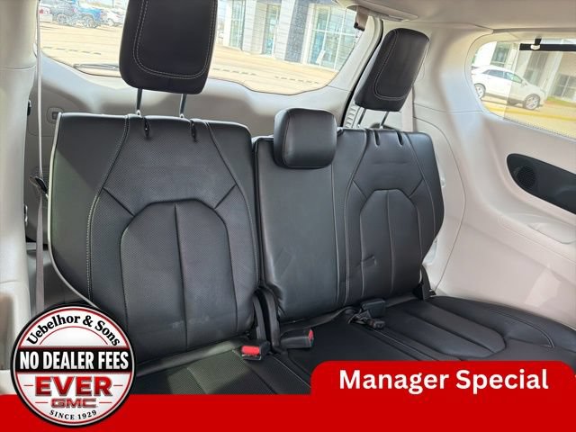 Used 2024 Chrysler Pacifica Limited FWD image 7