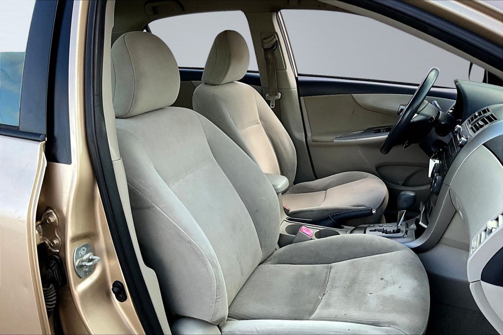 Used 2011 Toyota Corolla LE FWD image 29