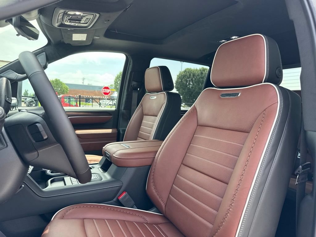 New 2026 GMC Sierra 3500 Denali Ultimate AWD/4WD image 17