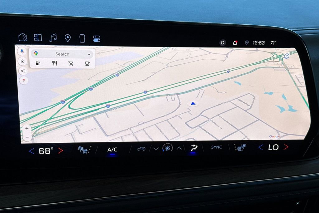 Used 2025 Chevrolet Suburban LT image 32