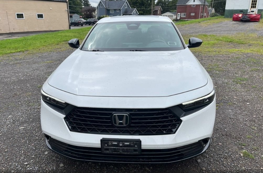 Used 2023 Honda Accord Sport image 2