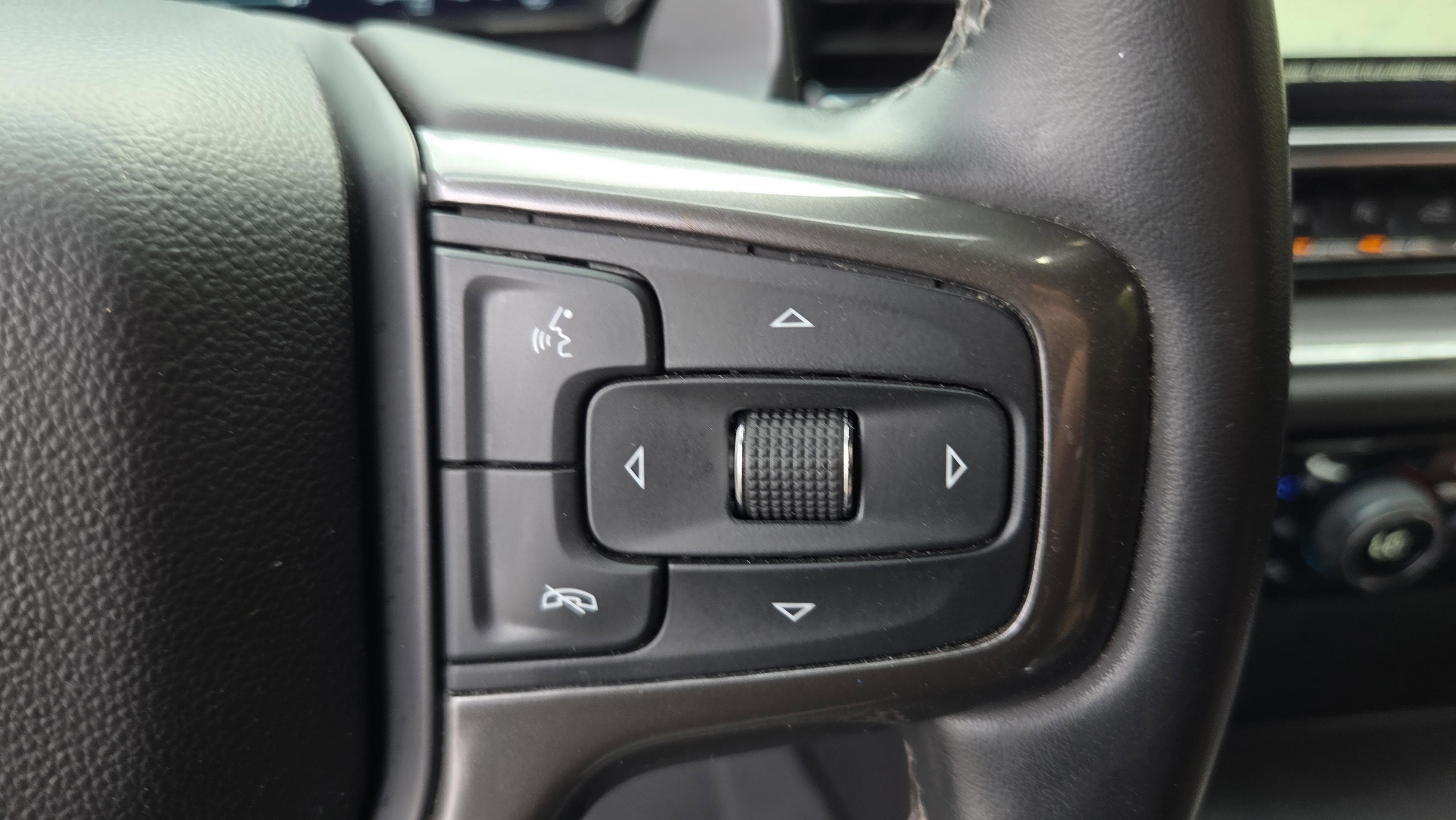 Certified 2023 Chevrolet Silverado 1500 High Country w/ Z71 Off-Road Package AWD/4WD image 25