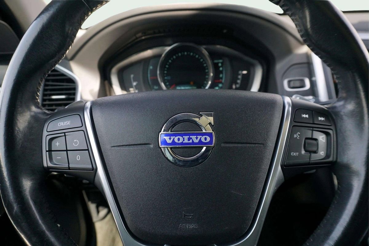 Used 2015 Volvo XC60 T6 Platinum AWD/4WD image 25