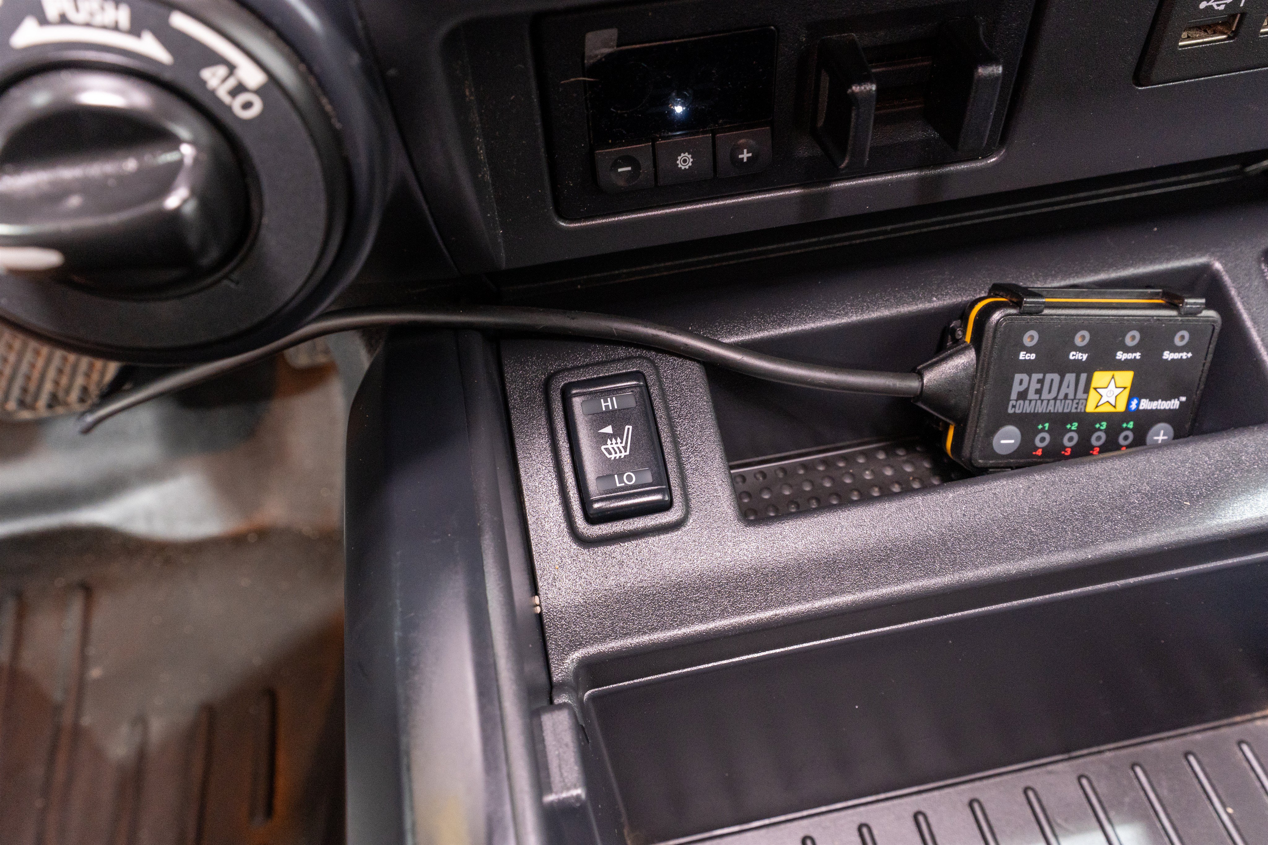 Used 2019 Nissan Titan SL w/ Midnight Edition AWD/4WD image 25