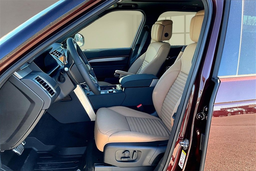 New 2026 Land Rover Discovery Limited Edition image 9