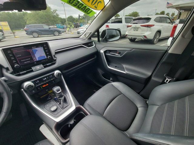 Used 2019 Toyota RAV4 Limited AWD/4WD image 3