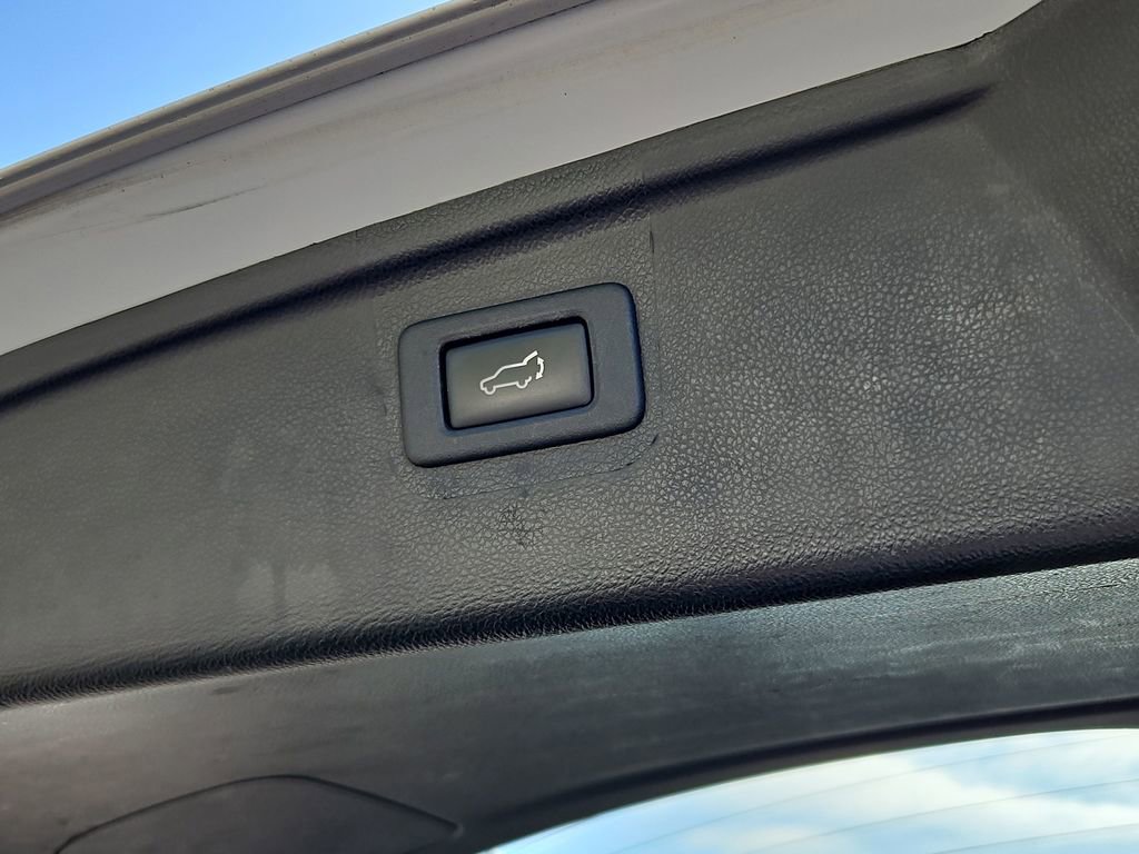 Used 2017 Subaru Outback 3.6R Touring image 35