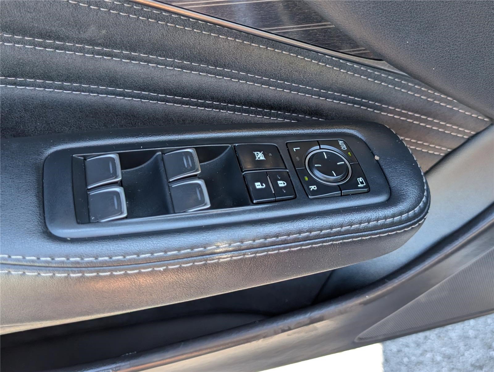 Used 2019 Lexus LS 500 AWD w/ Accessory Package (Z2) image 20