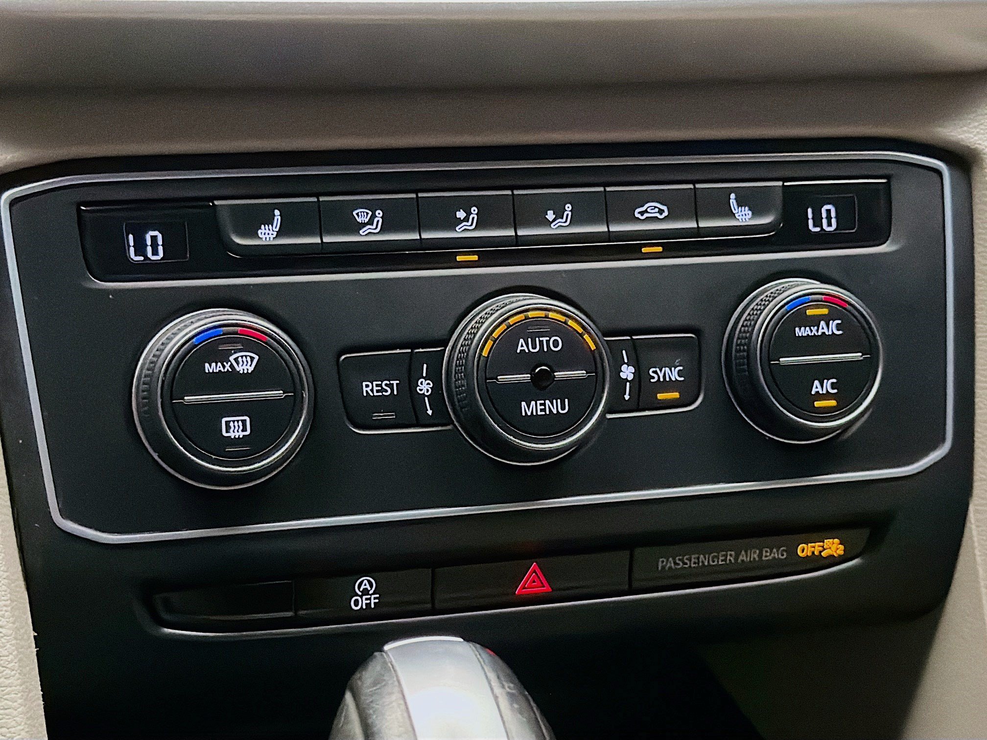 Used 2019 Volkswagen Atlas SE w/ Towing Package FWD image 10