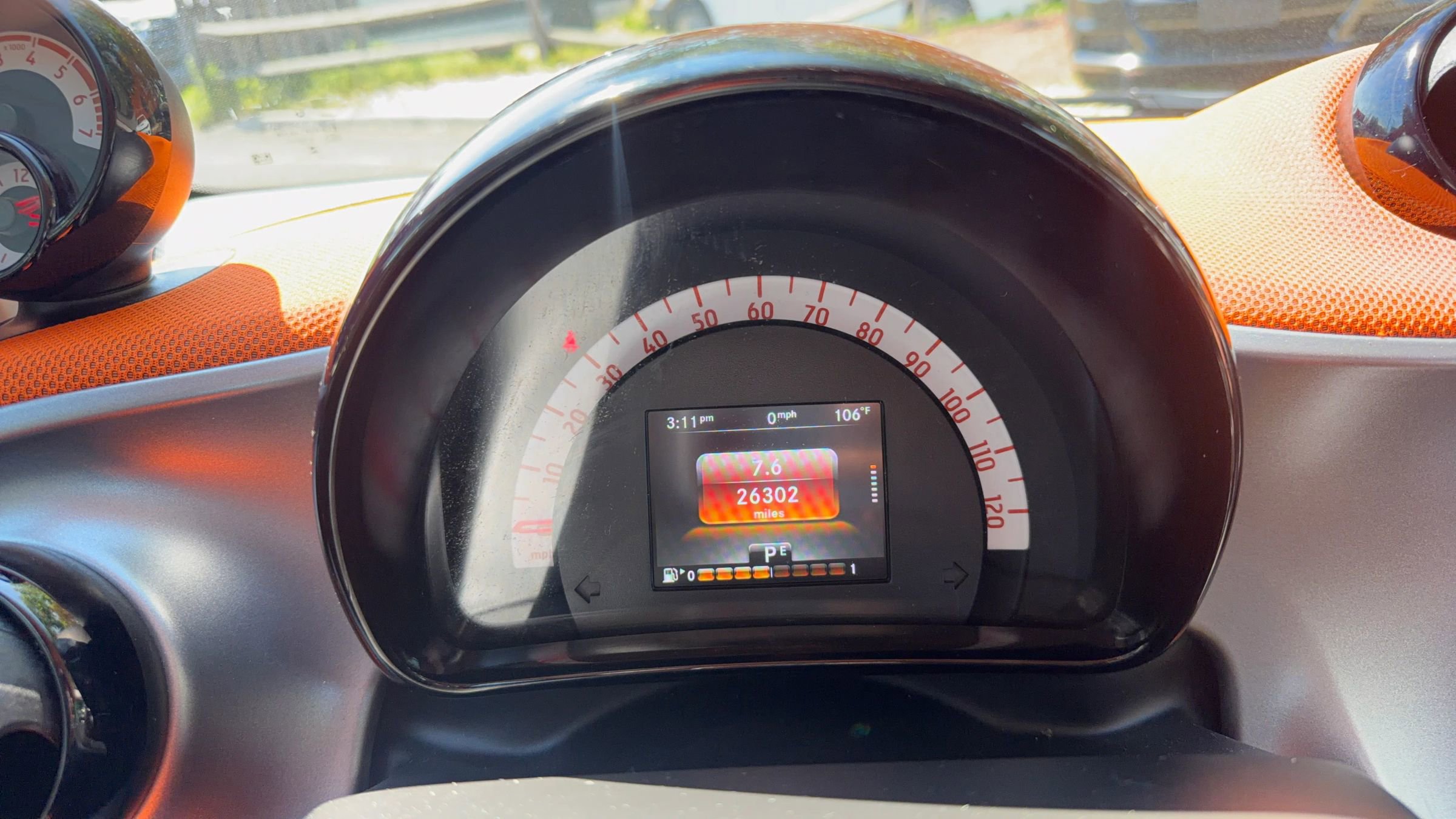 Used 2016 smart fortwo passion RWD image 21