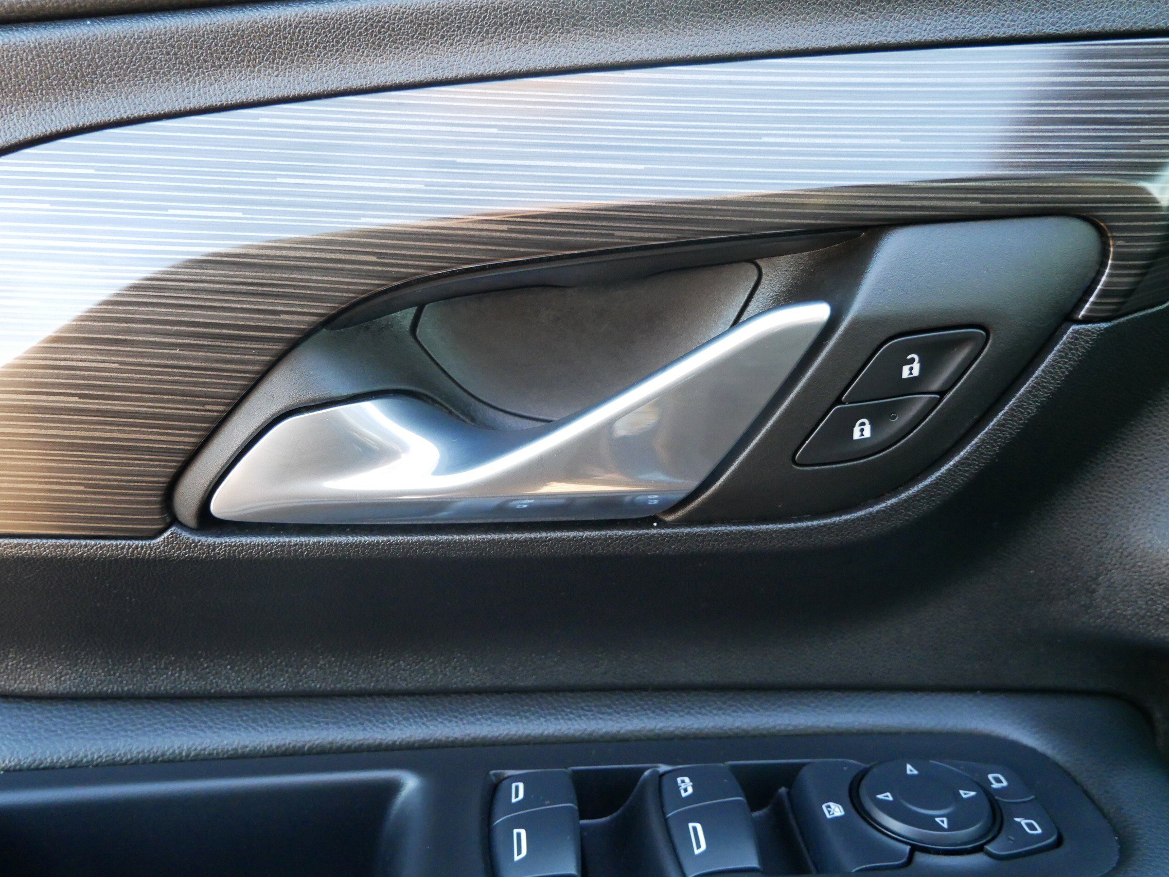 Used 2024 GMC Terrain SLE image 14