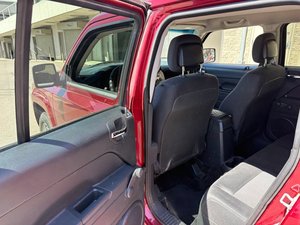 Used 2014 Jeep Patriot Sport FWD image 25