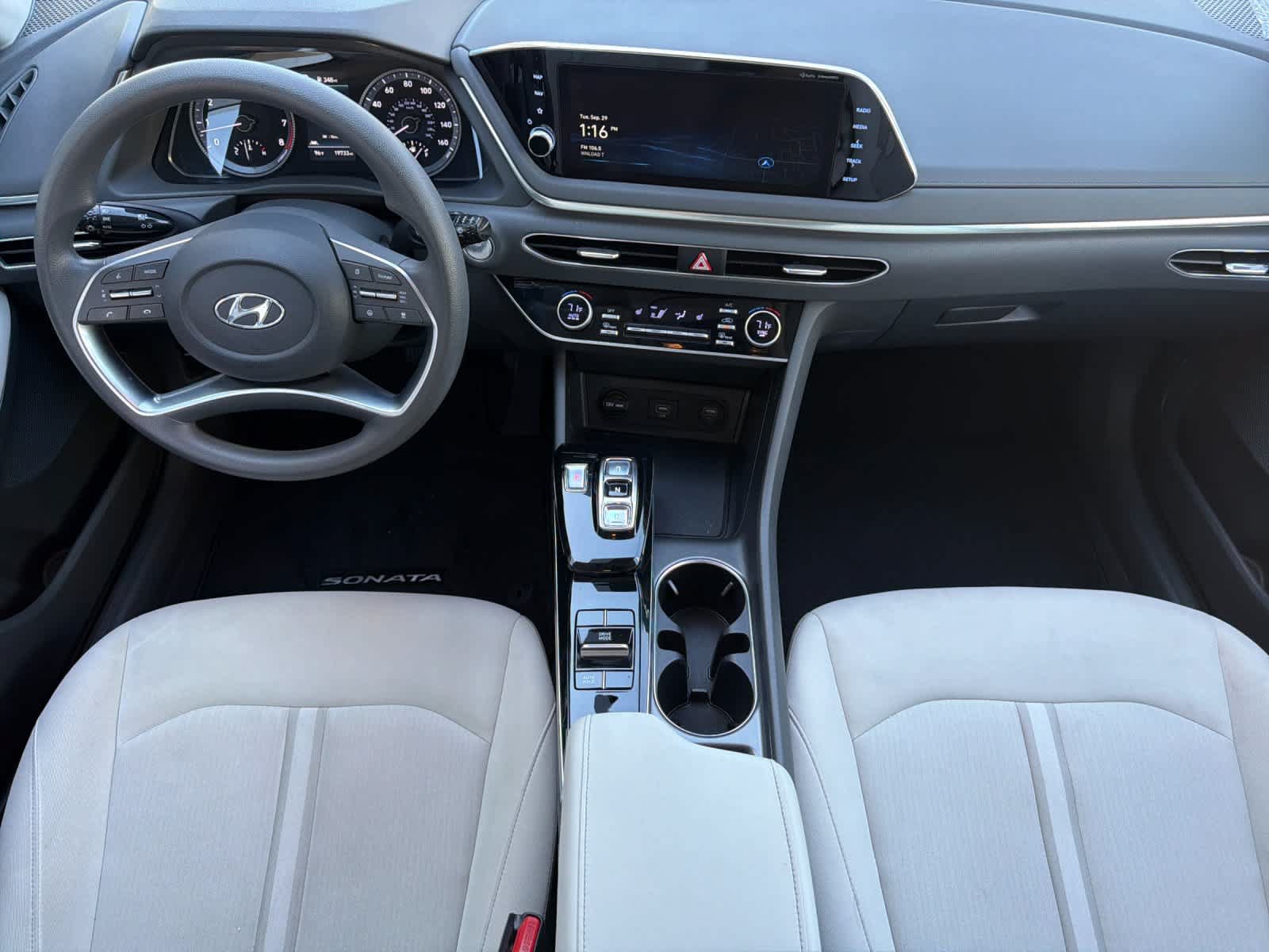 Used 2023 Hyundai Sonata SEL FWD image 3