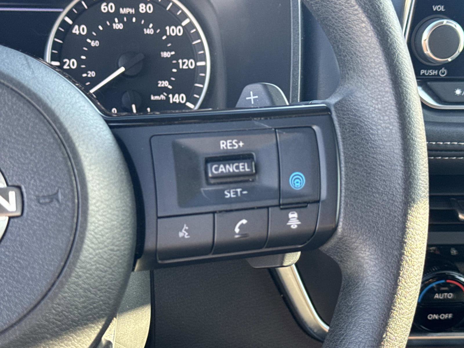 Used 2023 Nissan Rogue SV image 10