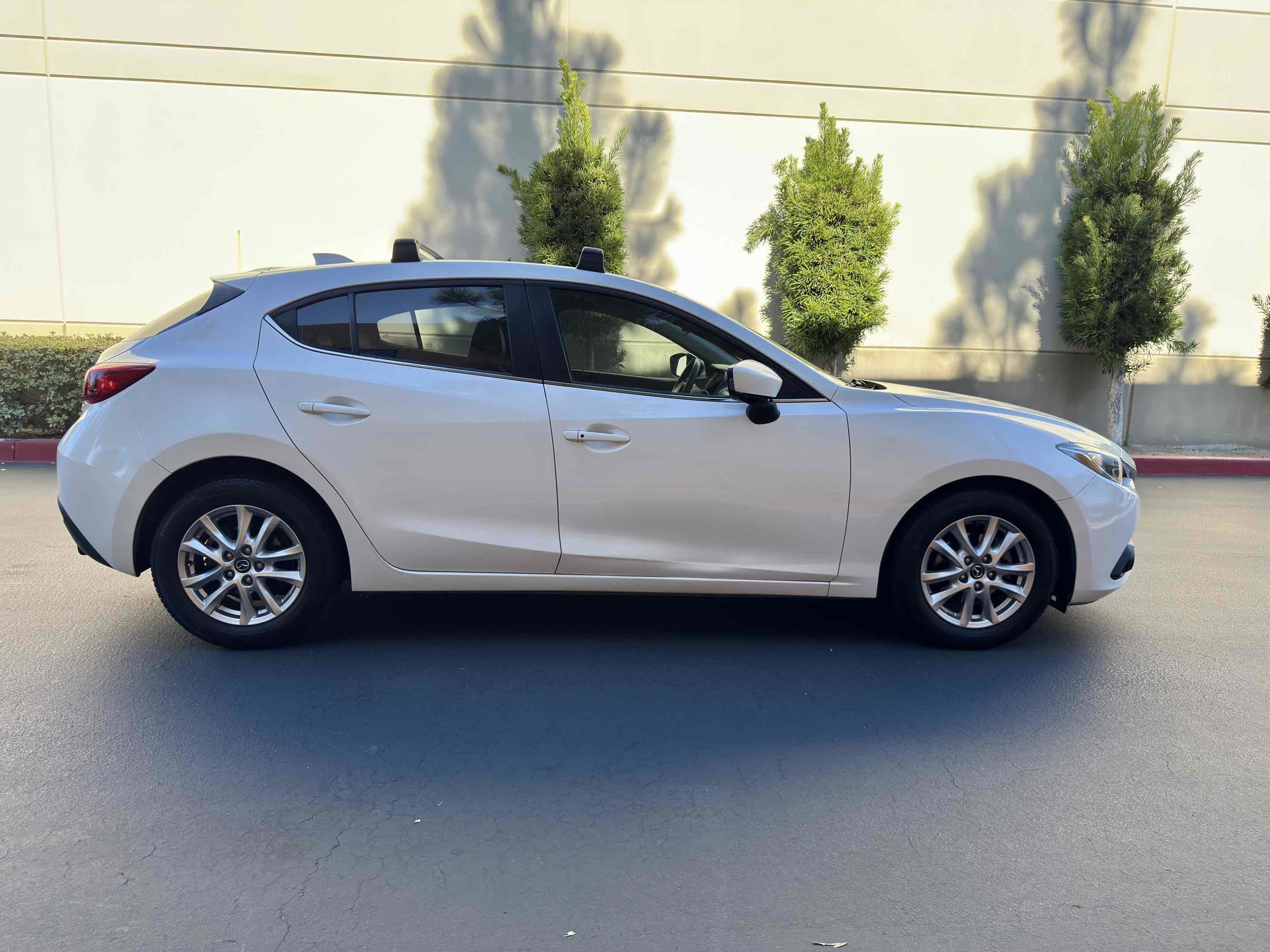 Used 2015 MAZDA MAZDA3 i Grand Touring image 6