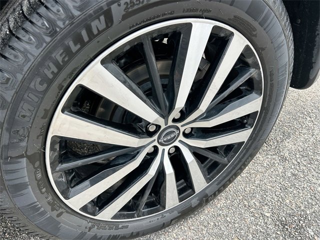 Used 2023 Nissan Pathfinder Platinum image 14