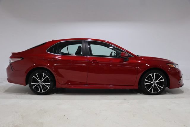 Used 2019 Toyota Camry SE FWD image 9