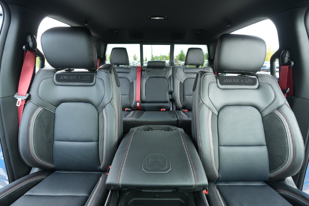 New 2026 RAM 1500 Laramie AWD/4WD image 40