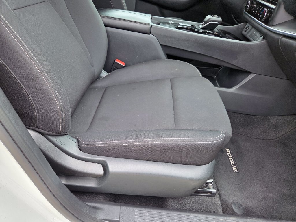 Used 2026 Nissan Rogue S FWD image 28