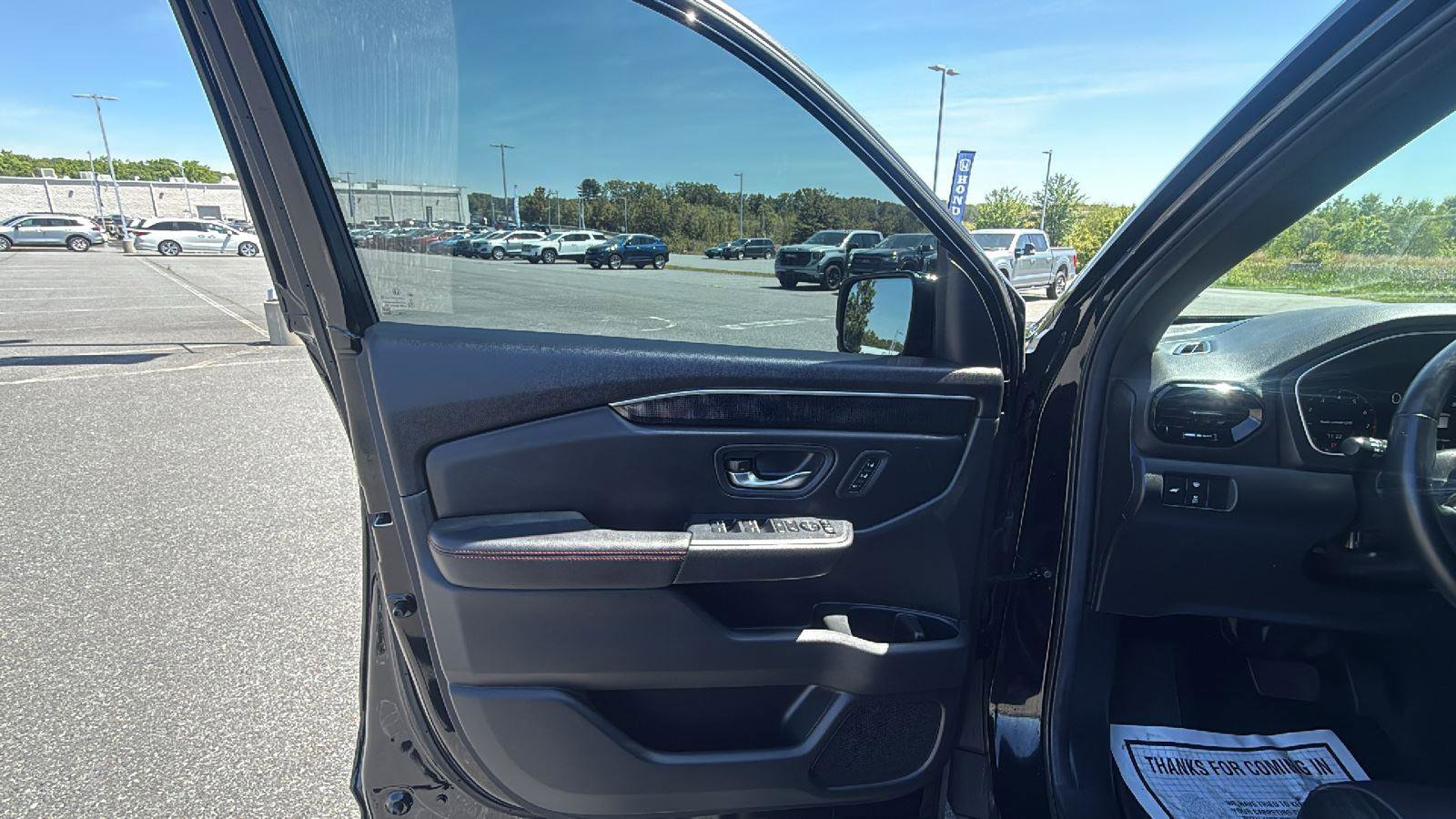 Certified 2025 Honda Pilot Black Edition image 25